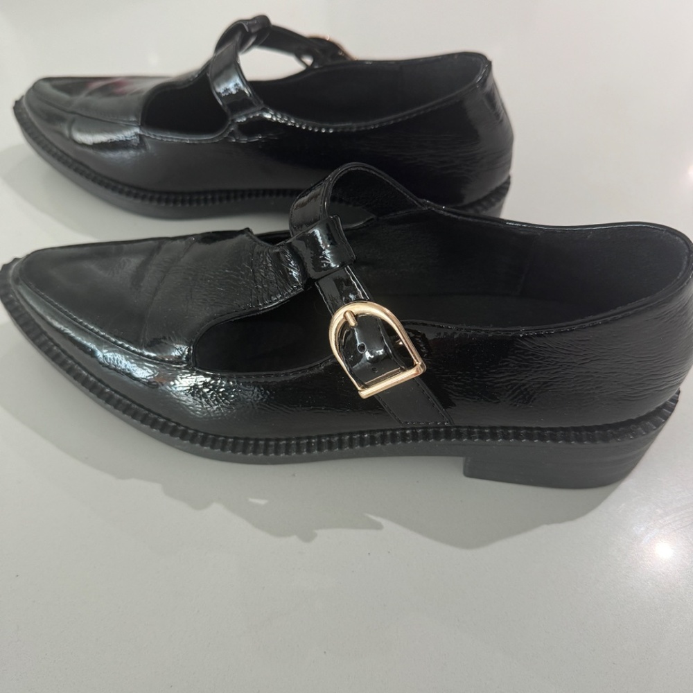 shoes - Picture 2 of 4